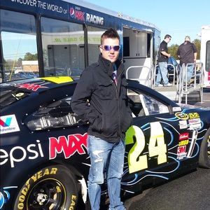 Meet your Posher, Jonathan